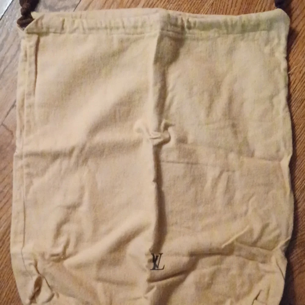 LV MONOGRAM SPEEDY 40. As Is. Authentic. Sales are final. LV Dustbag included - Picture 4 of 9